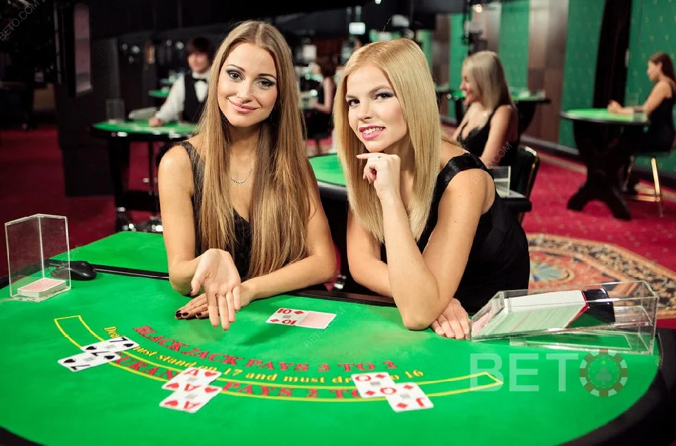 Meja kasino live dengan dealer dan tampilan permainan real-time JURAGAN28